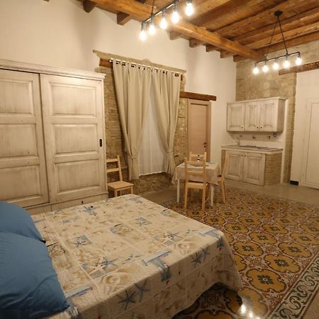Antica Dimora Dell'Ammiraglio Aparthotel Ликата Екстериор снимка