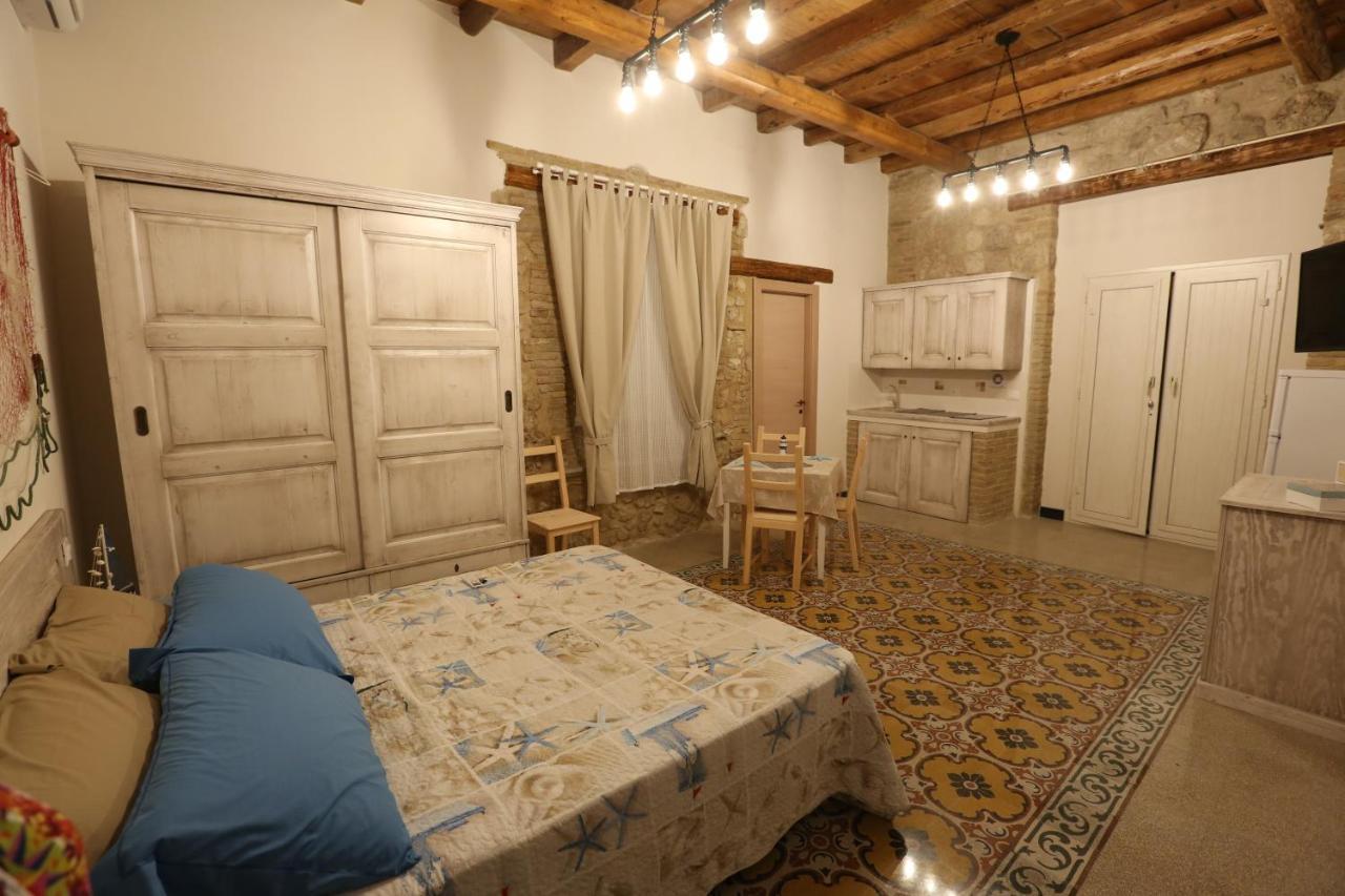 Antica Dimora Dell'Ammiraglio Aparthotel Ликата Екстериор снимка